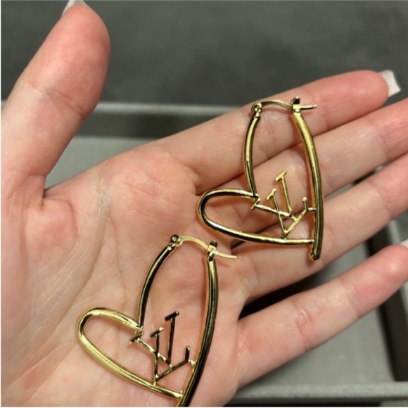 Louis Vuitton Heart-Shaped Earrings - Picture 2 of 6